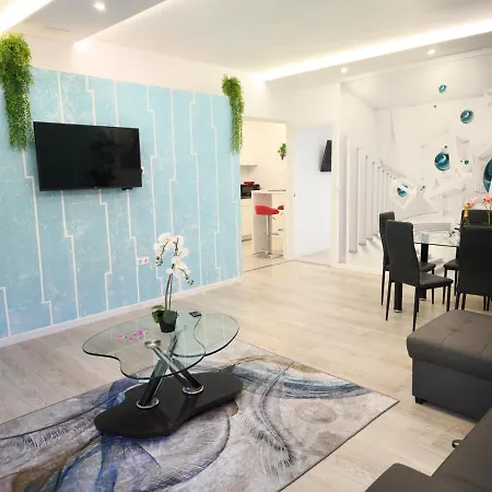 بيت للعطل Daniel Beachfront, 2 Wifi Free *