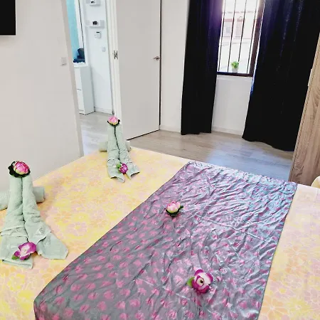 بيت للعطل Daniel Beachfront, 2 Wifi Free *